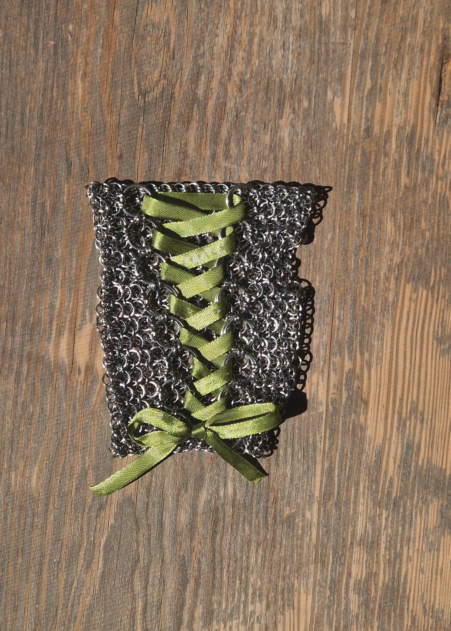 PROVIDENCE rękawiczka chainmail ze wstążką