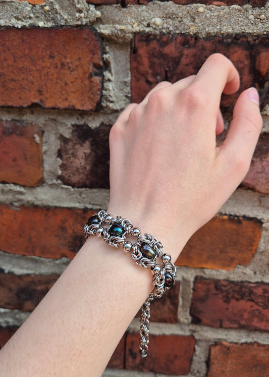 CALL OF THE WATERS chainmail bracelet with pearls