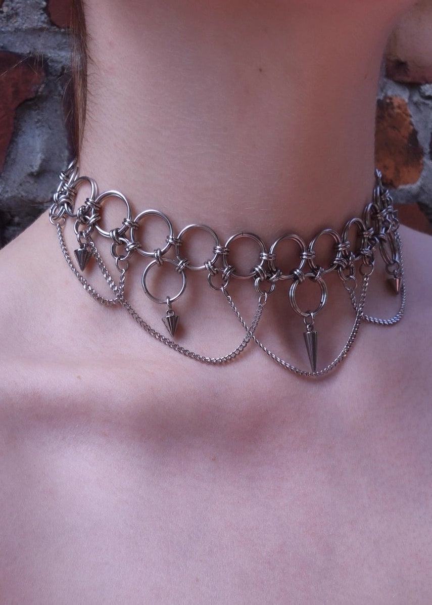 FIRST ROW choker